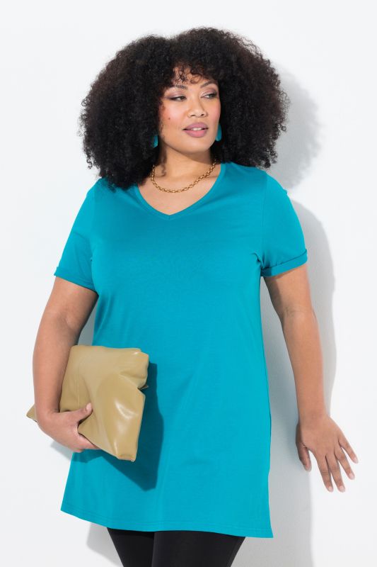 T-shirt long, manches courtes et col en V, coupe évasée