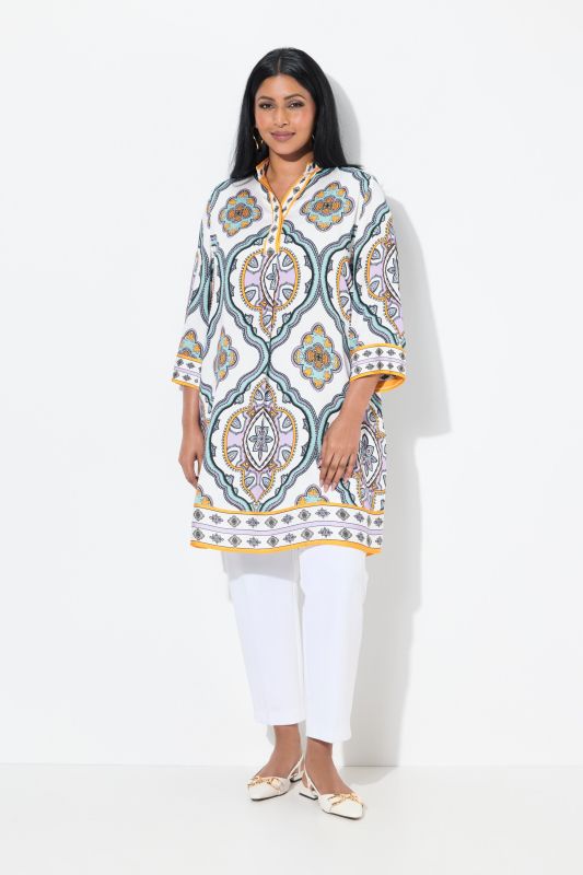 Tunique en satin, motif fantaisie, coupe évasée, col montant et manches 3/4