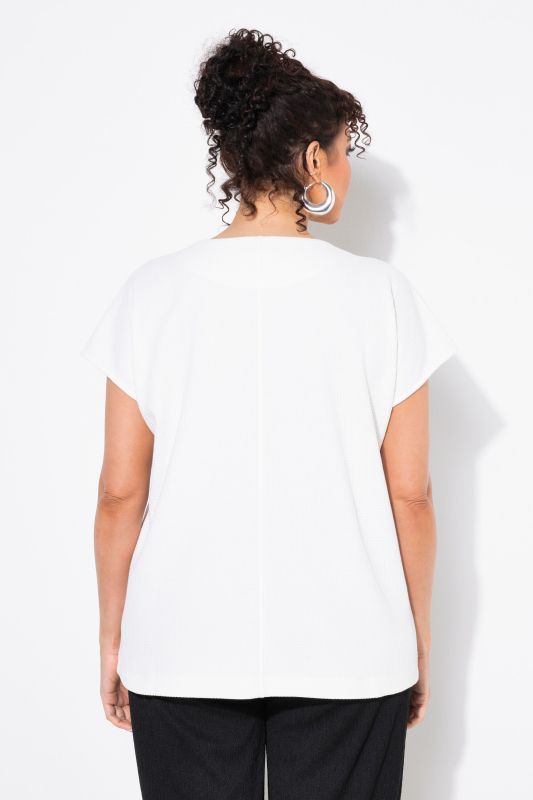 T-shirt oversize, tissu texturé, col tunisien et manches courtes