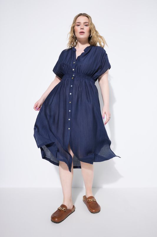 Robe maxi coupe trapèze à manches longues et patte de boutonnage