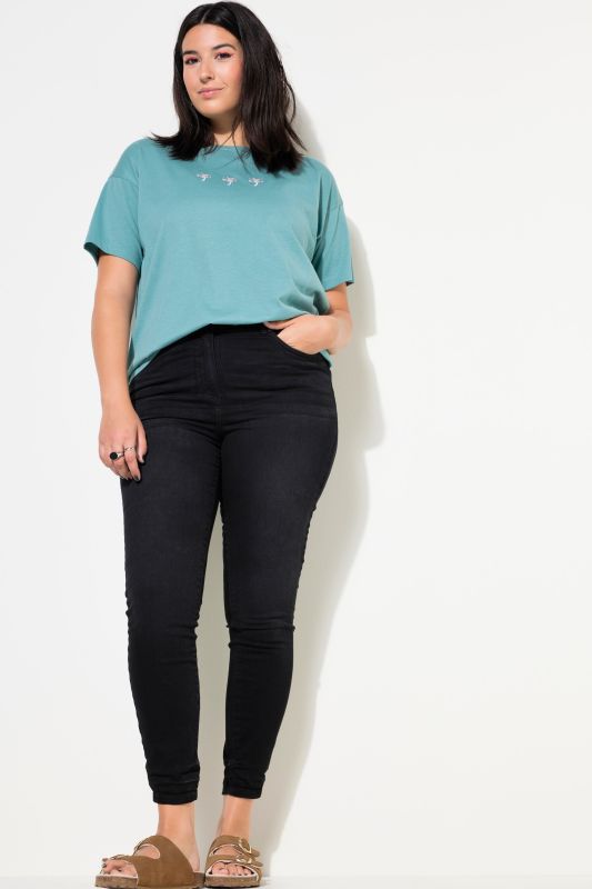 Jean skinny 5 poches, taille haute et jambes près du corps
