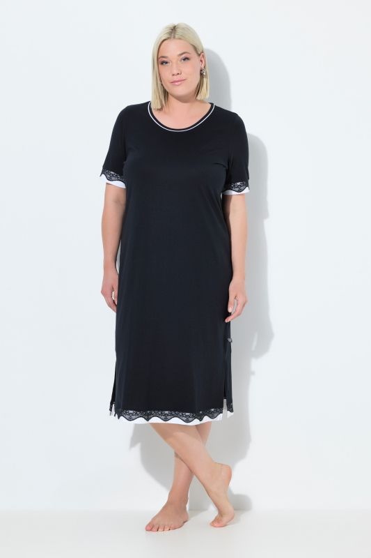Chemise de nuit avec ourlet en dentelle, col rond et manches courtes