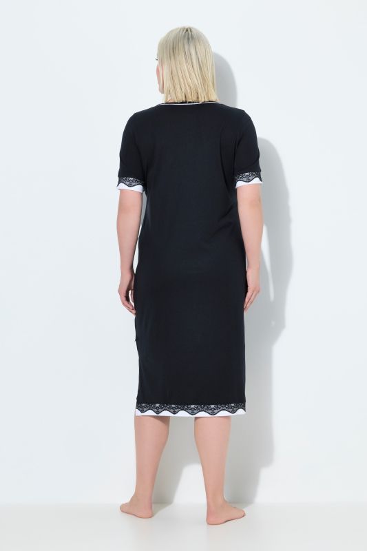 Chemise de nuit avec ourlet en dentelle, col rond et manches courtes