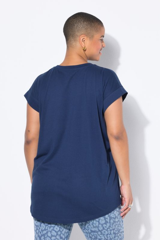 T-shirt oversize, base arrondie