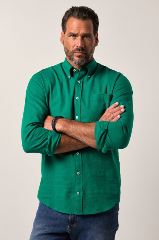 Chemise en lin mélangé. Manches longues et col à pointes boutonnées - coupe Modern Fit
