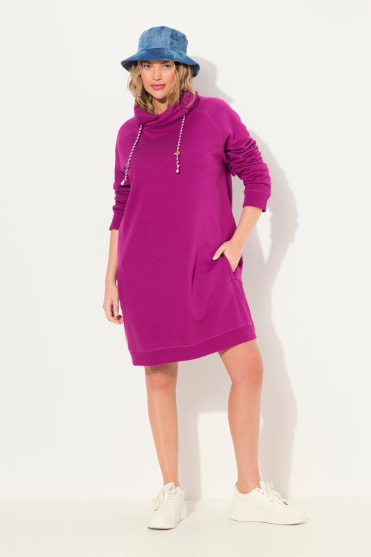 Robe en molleton avec poches, col montant et manches longues
