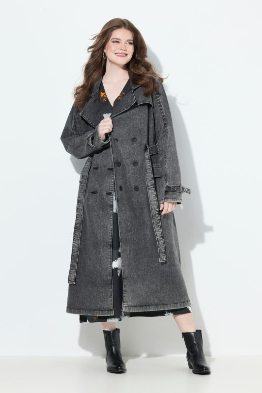 Trench-coat en jean, col à revers et double rangée de boutons. Style vintage.