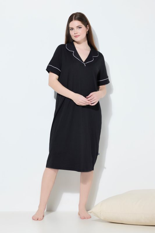 Chemise de nuit, col à revers et manches courtes, passepoils fantaisie