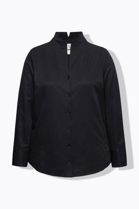 Chemise en tissu Oxford. Col calice et manches longues