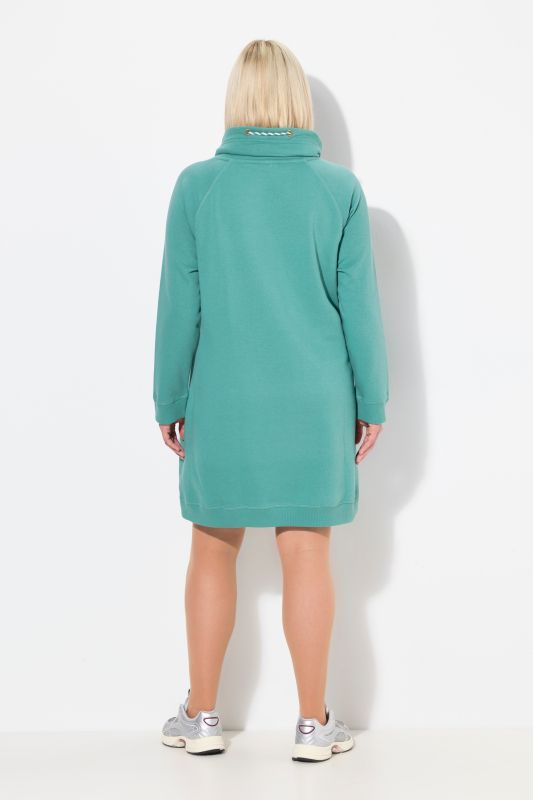 Robe en molleton avec poches, col montant et manches longues