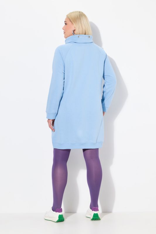Robe en molleton avec poches, col montant et manches longues