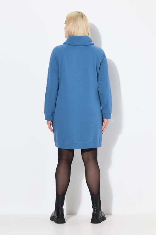Robe en molleton avec poches, col montant et manches longues