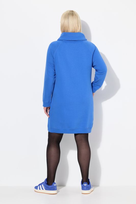 Robe en molleton avec poches, col montant et manches longues