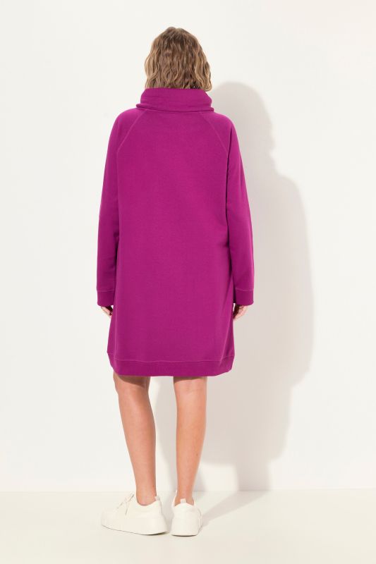 Robe en molleton avec poches, col montant et manches longues
