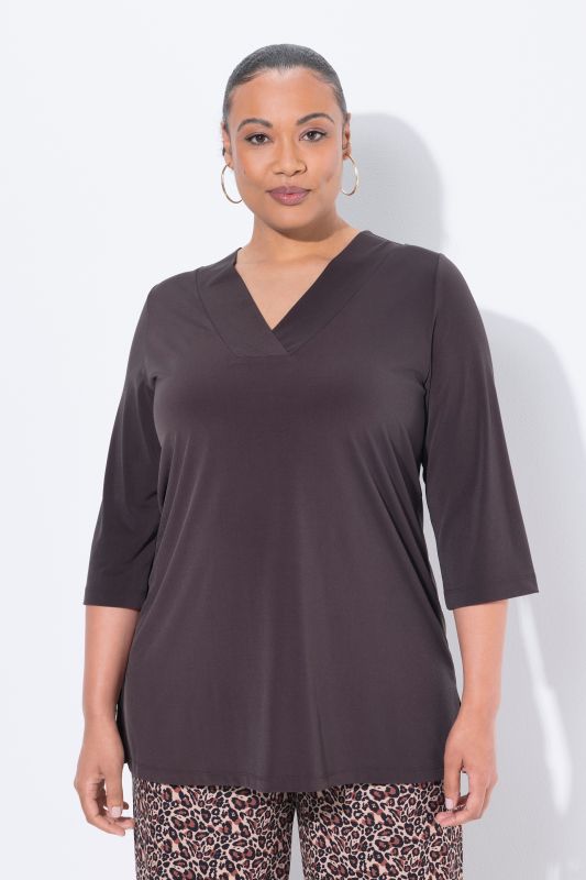T-shirt long, décolleté en V, manches 3/4