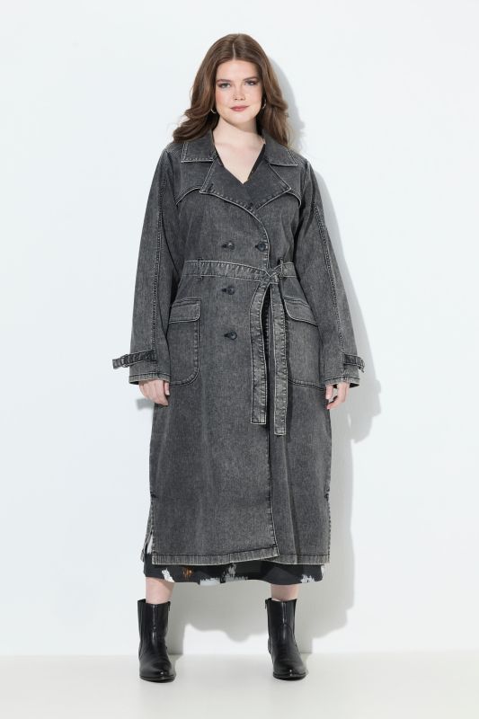 Trench-coat en jean, col à revers et double rangée de boutons. Style vintage.