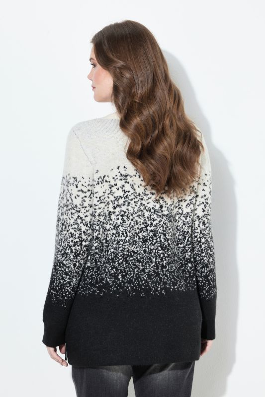 Pull avec dégradé de couleurs, col en V et manches longues. Coupe évasée.