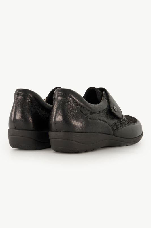 Slippers en cuir Caprice, fermeture à scratch - largeur H