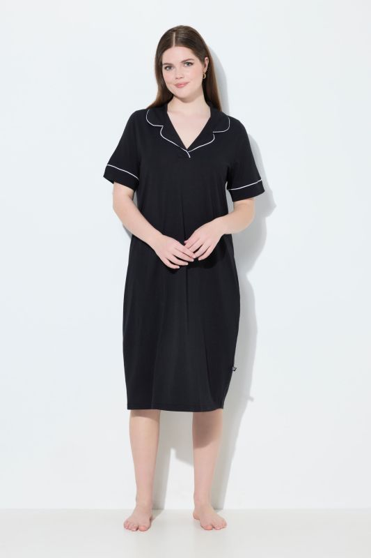 Chemise de nuit, col à revers et manches courtes, passepoils fantaisie