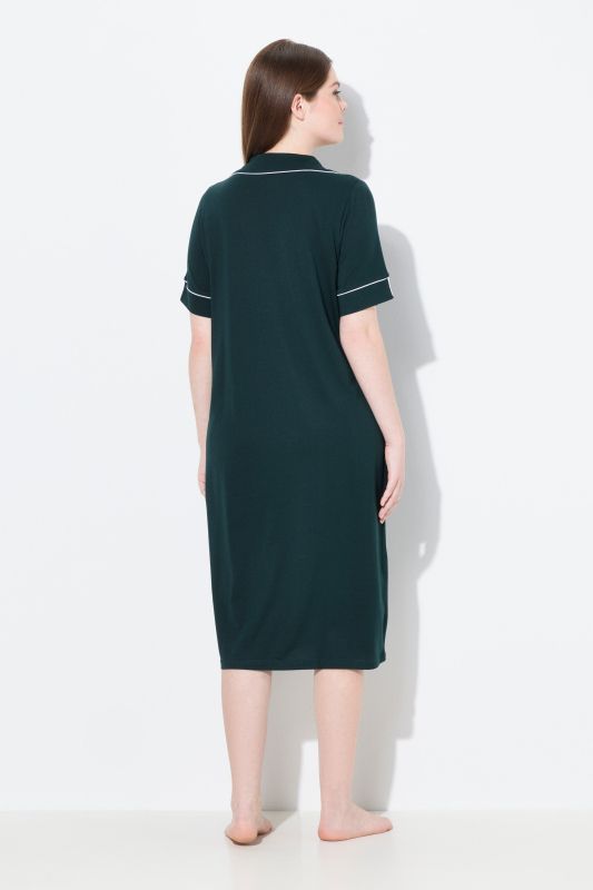 Chemise de nuit, col à revers et manches courtes, passepoils fantaisie
