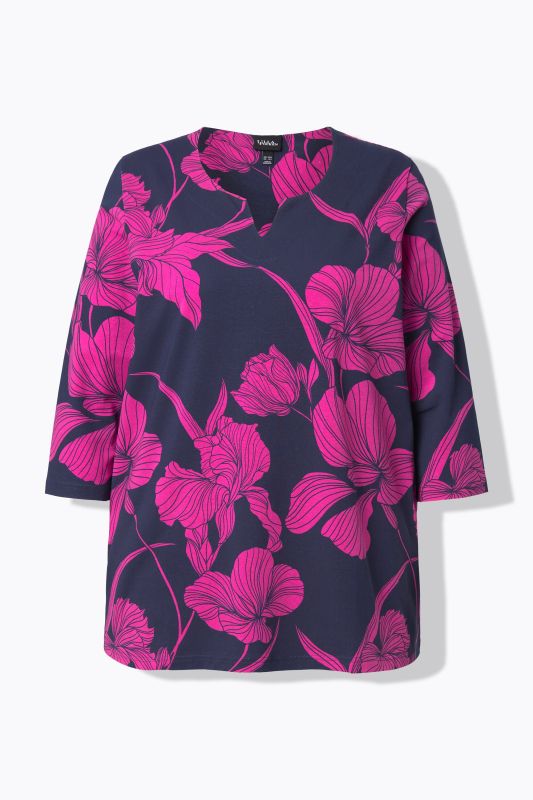 T-shirt à fleurs. Col tunisien, manches 3/4. Coupe évasée.