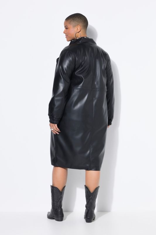 Manteau en simili. Cordon de serrage à la taille