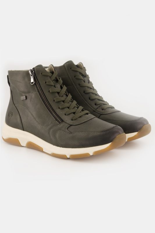 Sneakers techniques en cuir