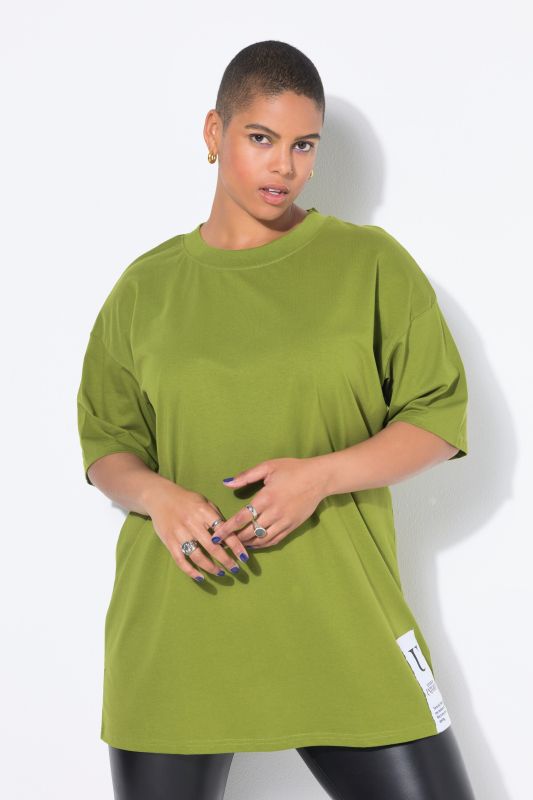 T-shirt oversize. Manches courtes. Patch sur la base