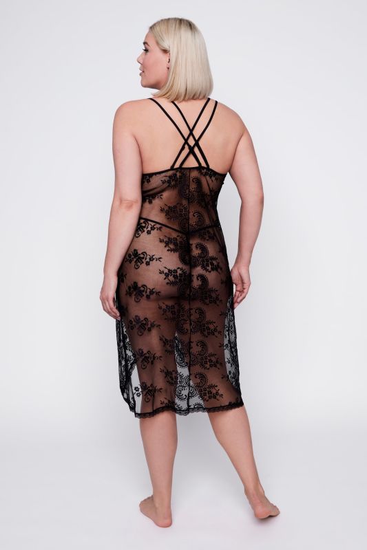 Ensemble 2 pièces, nuisette et string. Dentelle et liens décoratifs