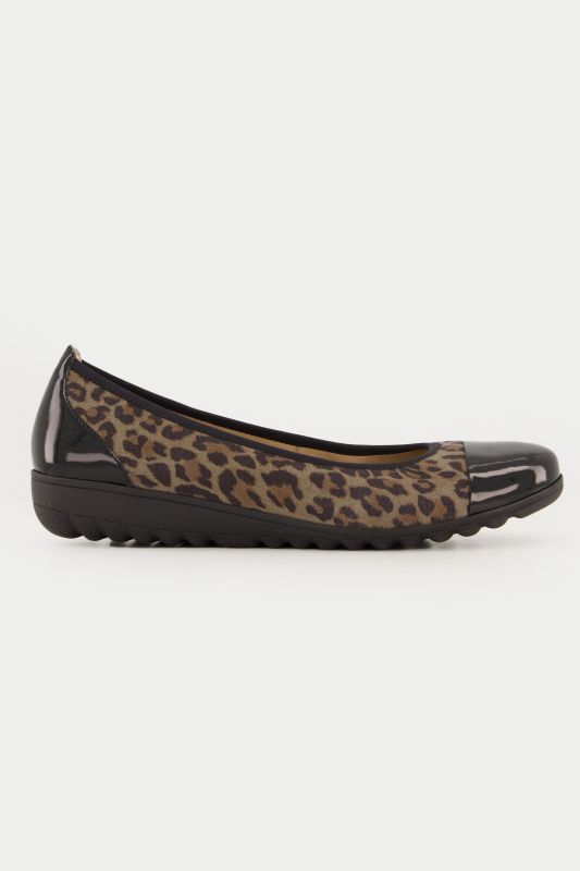 Ballerines en cuir Caprice, motif léopard et cuir vernis - largeur G