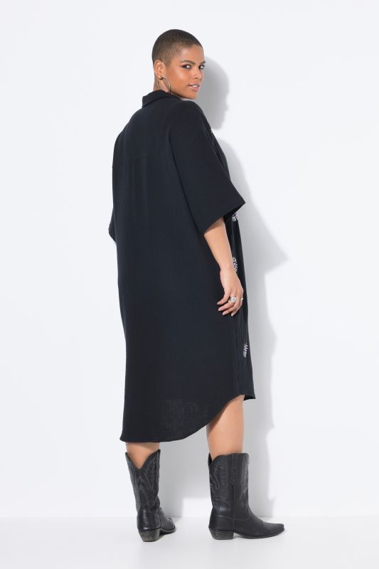 Robe midi en mousseline. Coupe oversize. Broderie yeux