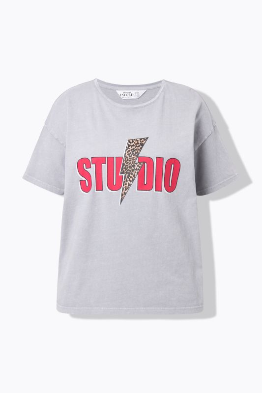 T-shirt oversize. Manches courtes. Motif éclair léopard