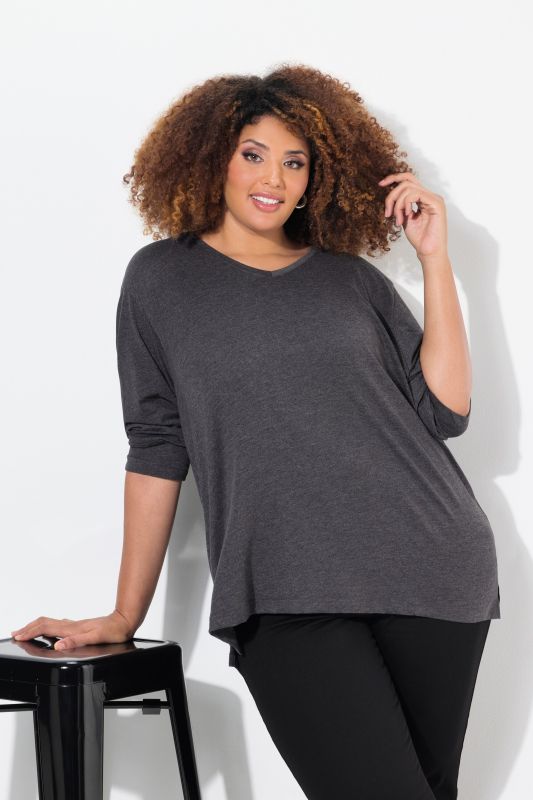 T-shirt coupe Relaxed Fit, décolleté en V et manches longues