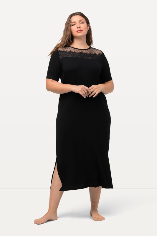 Chemise de nuit à dentelle, encolure ronde et manches courtes