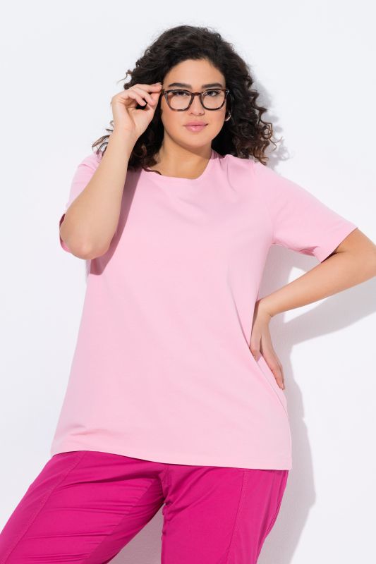 T-shirt en coton bio. Col rond et manches courtes. Coupe évasée