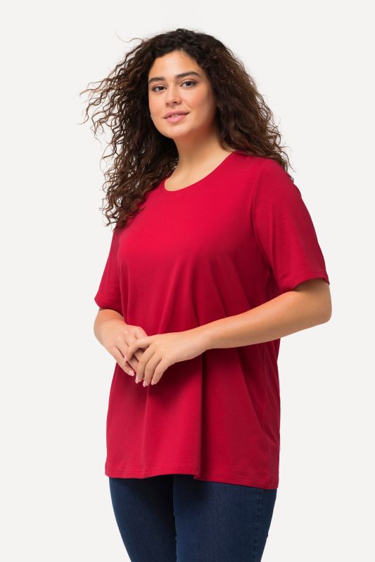 T-shirt en coton bio. Col rond et manches courtes. Coupe évasée