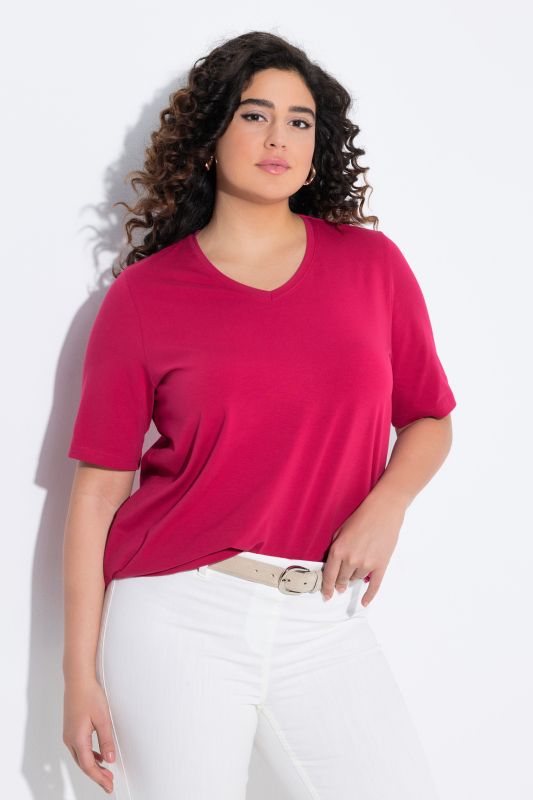 T-shirt à coupe évasée. Décolleté en V et manches courtes