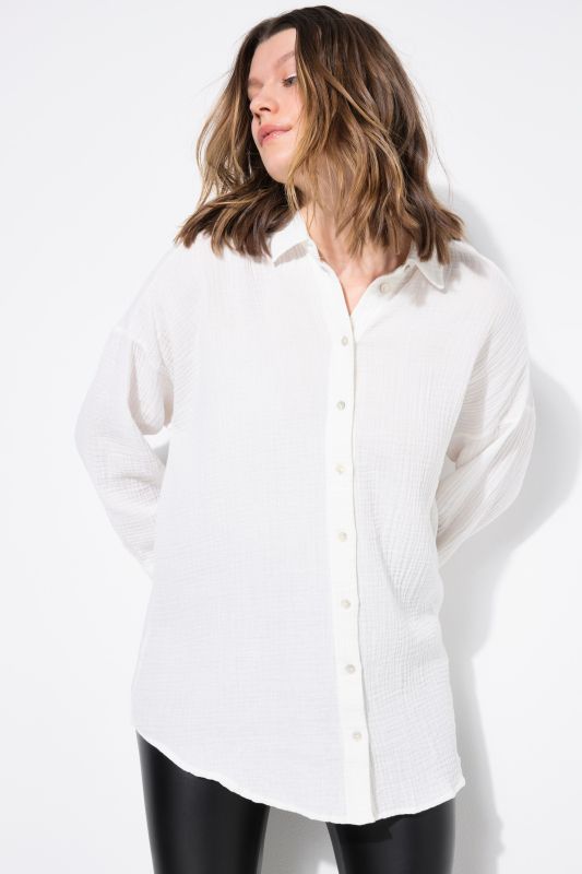Chemisier en mousseline, oversize. Col classique, manches longues