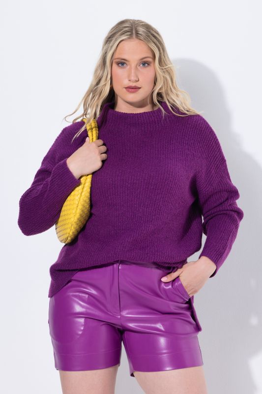 Pull oversized en maille côtelée, col roulé et manches longues