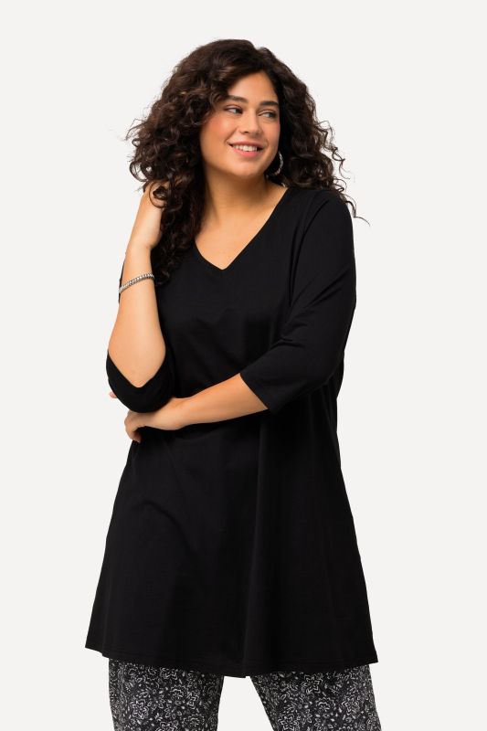 T-shirt long, coupe évasée, décolleté en V et manches 3/4