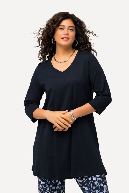 T-shirt long, coupe évasée, décolleté en V et manches 3/4