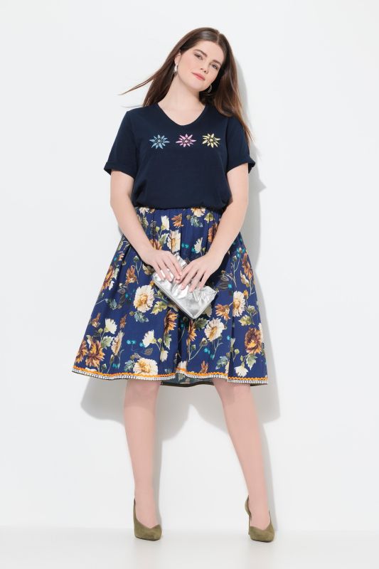 Jupe trapèze style tyrolien avec taille élastique, rubans fantaisie et dentelle