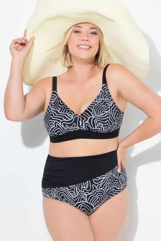 Bikini à bonnets souples. Bretelles ajustables. Motif lignes
