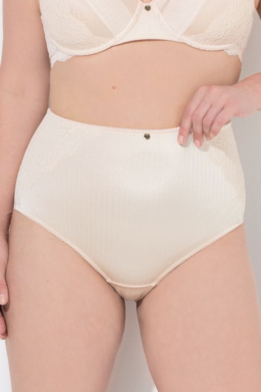 Culotte maxi en satin, dentelle à l'arrière