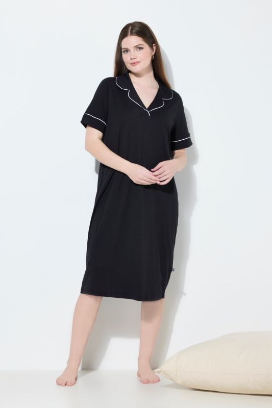 Chemise de nuit, col à revers et manches courtes, passepoils fantaisie