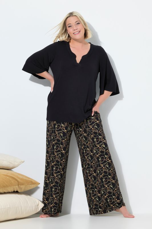 Pyjama deux pièces, T-shirt col tunisien et manches cloche courtes, pantalon imprimé chaînettes