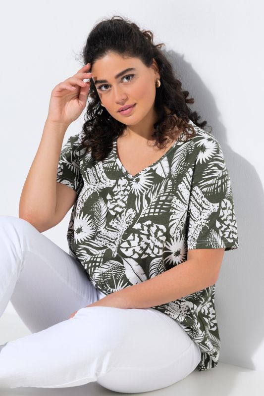 T-shirt, motif de plumes, coupe évasée, col V, manches courtes