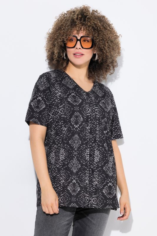 T-shirt manches courtes, décolleté V se terminant par des plis fantaisie, motif peau de serpent