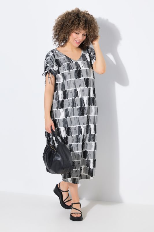 Robe midi en jersey, rayures esprit batik, décolleté en V et manches courtes