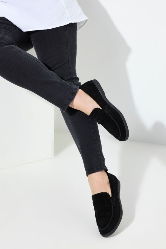 Mocassins en cuir, talon bottier – largeur H